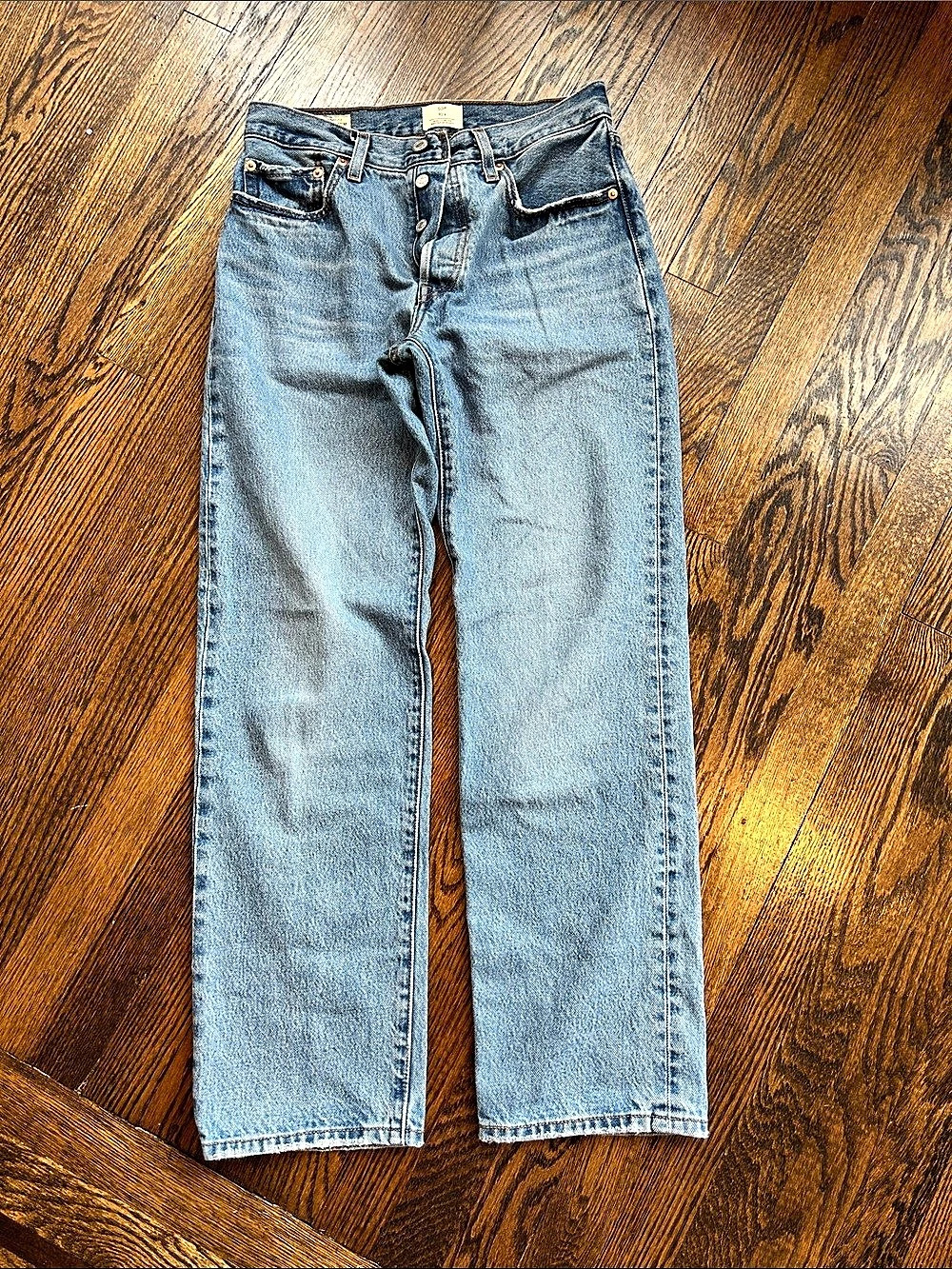Levi's 501 women's Straight Jeans Waist 26